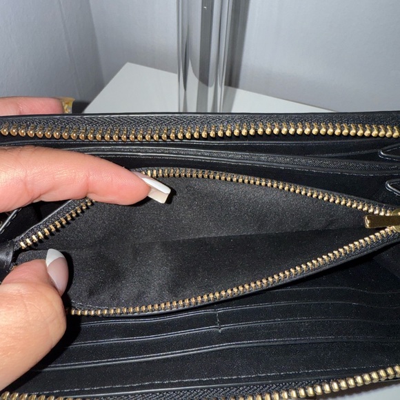 Coach Black Leather Zip Wallet - Picture 5 of 6